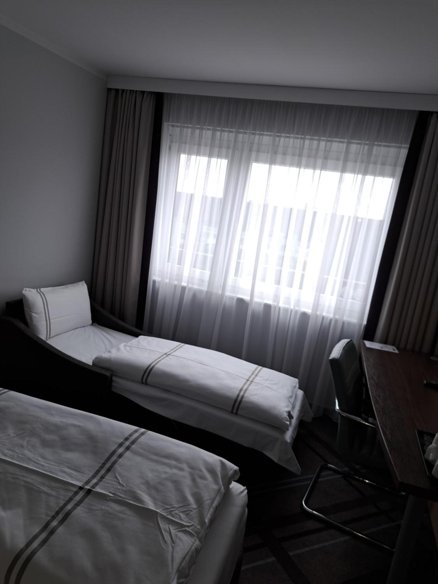 Premier Inn Stuttgart Airport Leinfelden-Echterdingen Pokoj fotografie